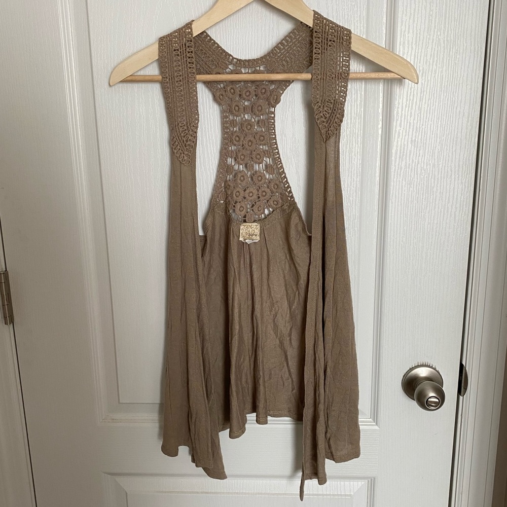 Daytrip - Buckle flowy vest size XS